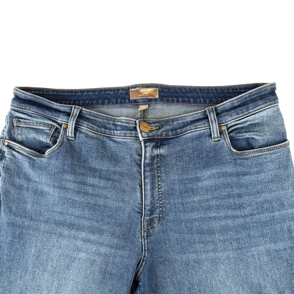 KUT from the Kloth Women 18W Reese Medium Wash Blue Straight Leg Denim Jeans